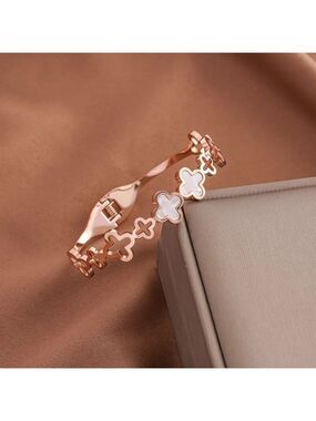 18k Rose Gold Plated Stainless Steel Hollow Clover, Pearl White